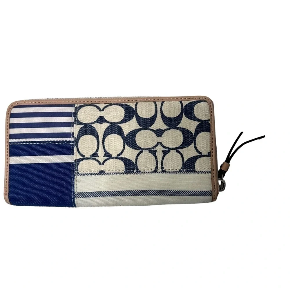 COACH Daisy Patchwork Emma Blue & White Tote w/ Matching Wallet - Picture 10 of 15